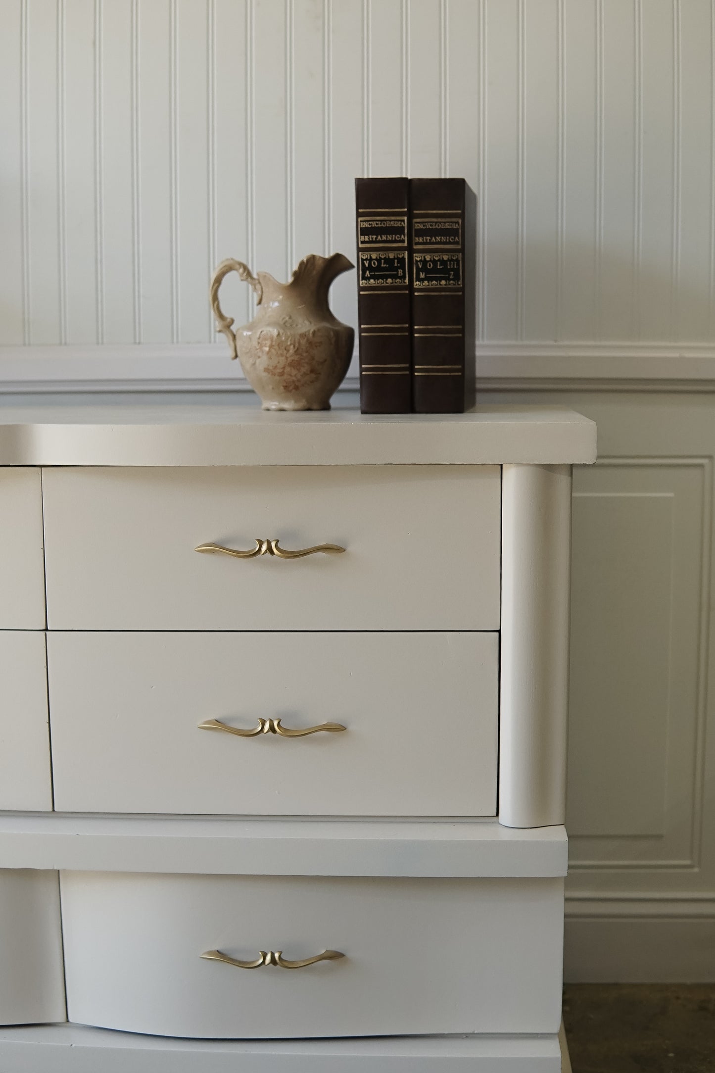 Mid-Century 9-drawer Dresser